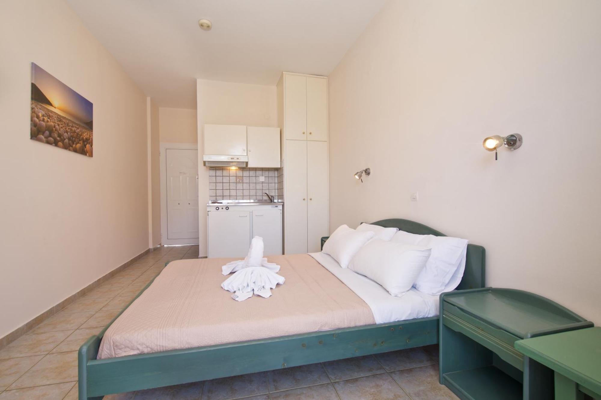 Theodora Studios & Apartments Skala  외부 사진