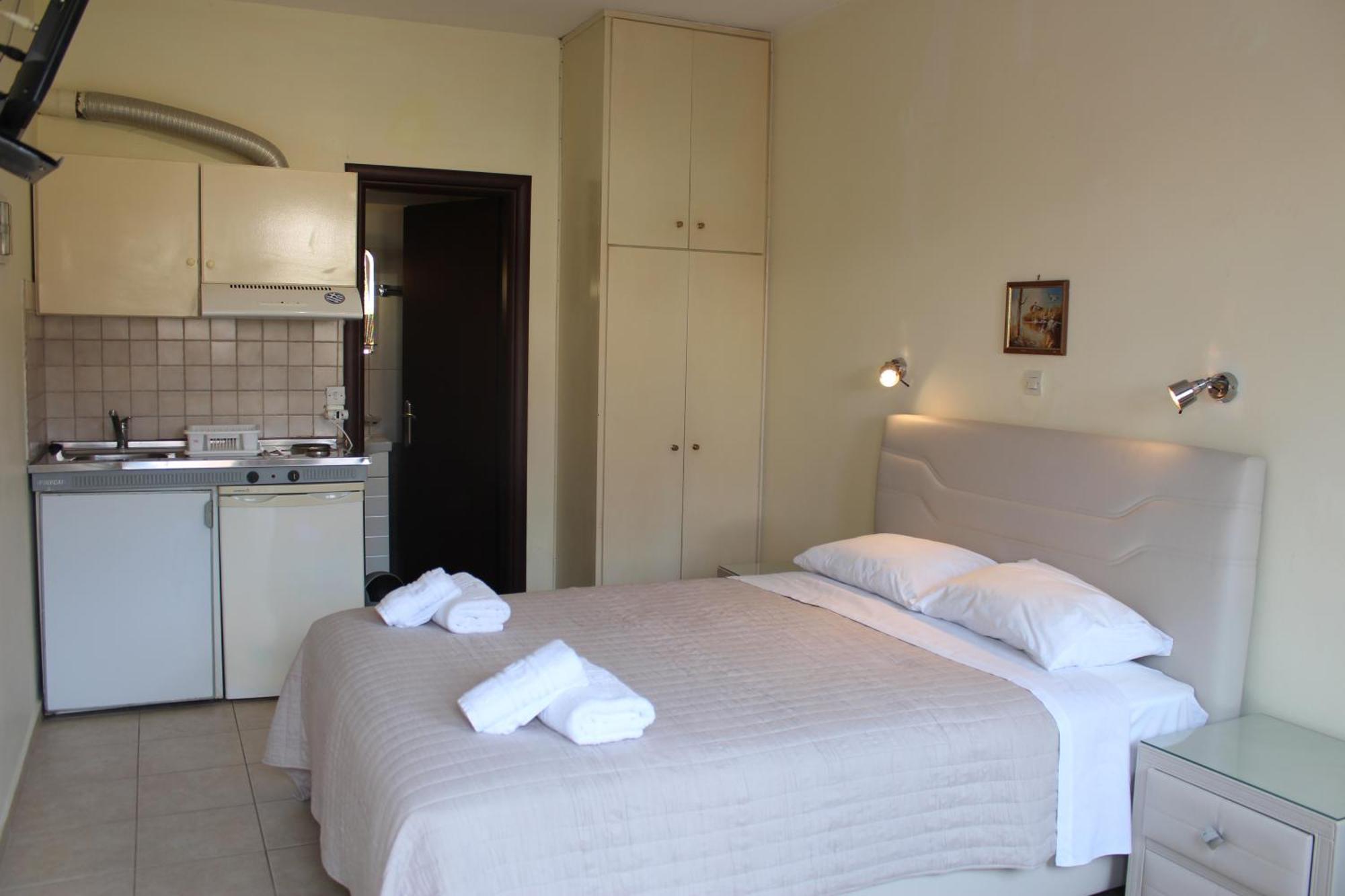 Theodora Studios & Apartments Skala  외부 사진