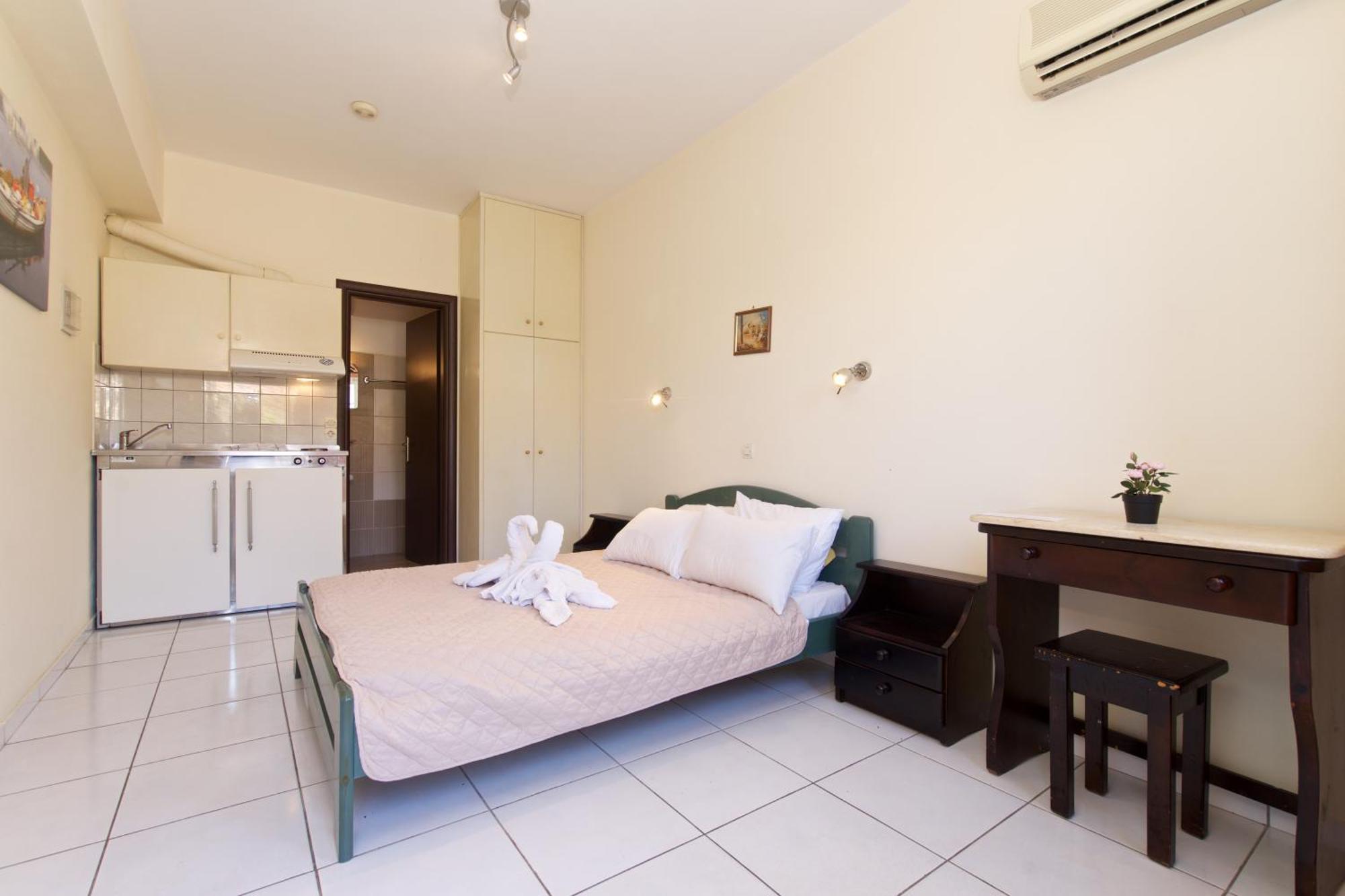 Theodora Studios & Apartments Skala  외부 사진