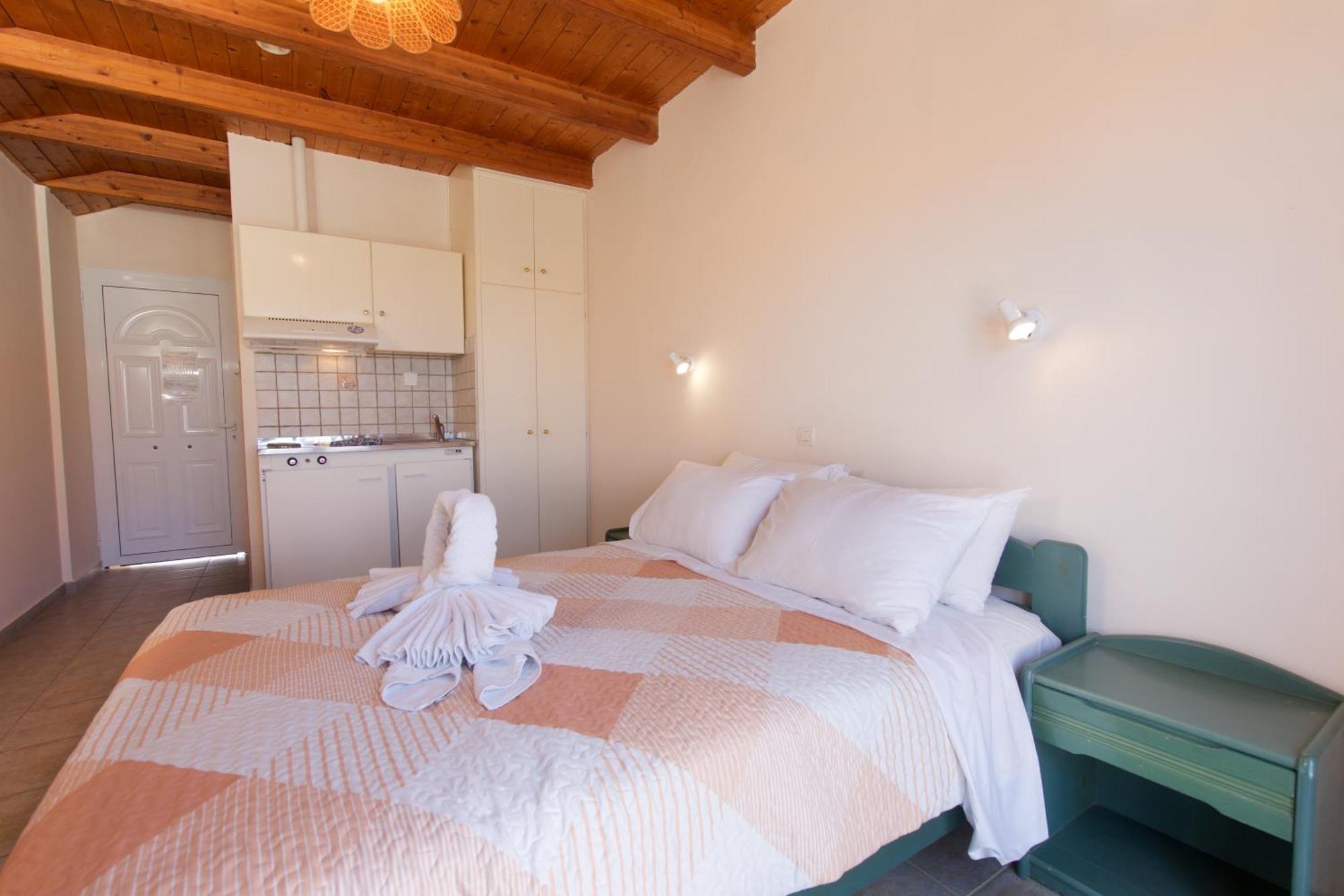 Theodora Studios & Apartments Skala  외부 사진