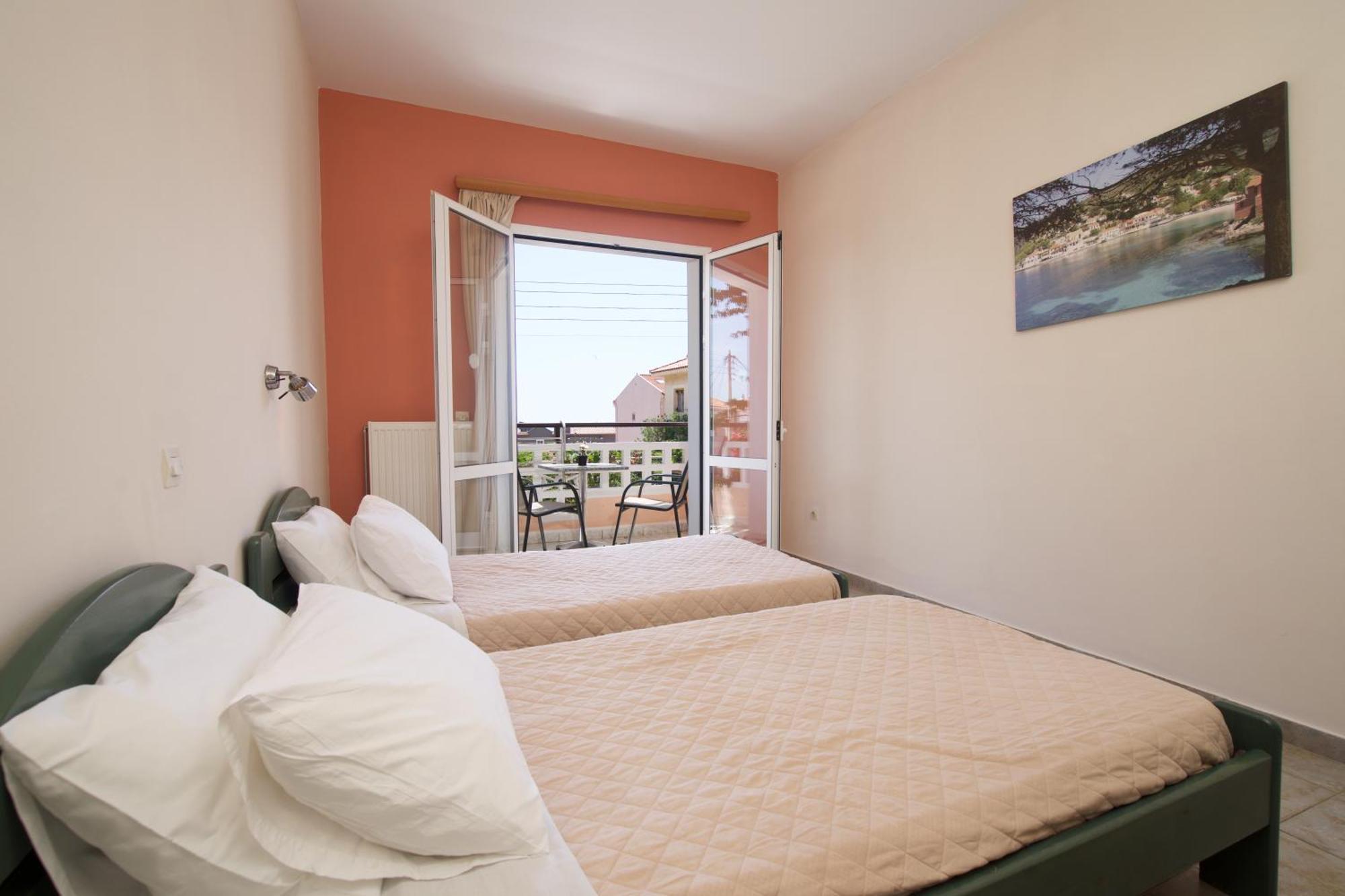 Theodora Studios & Apartments Skala  외부 사진