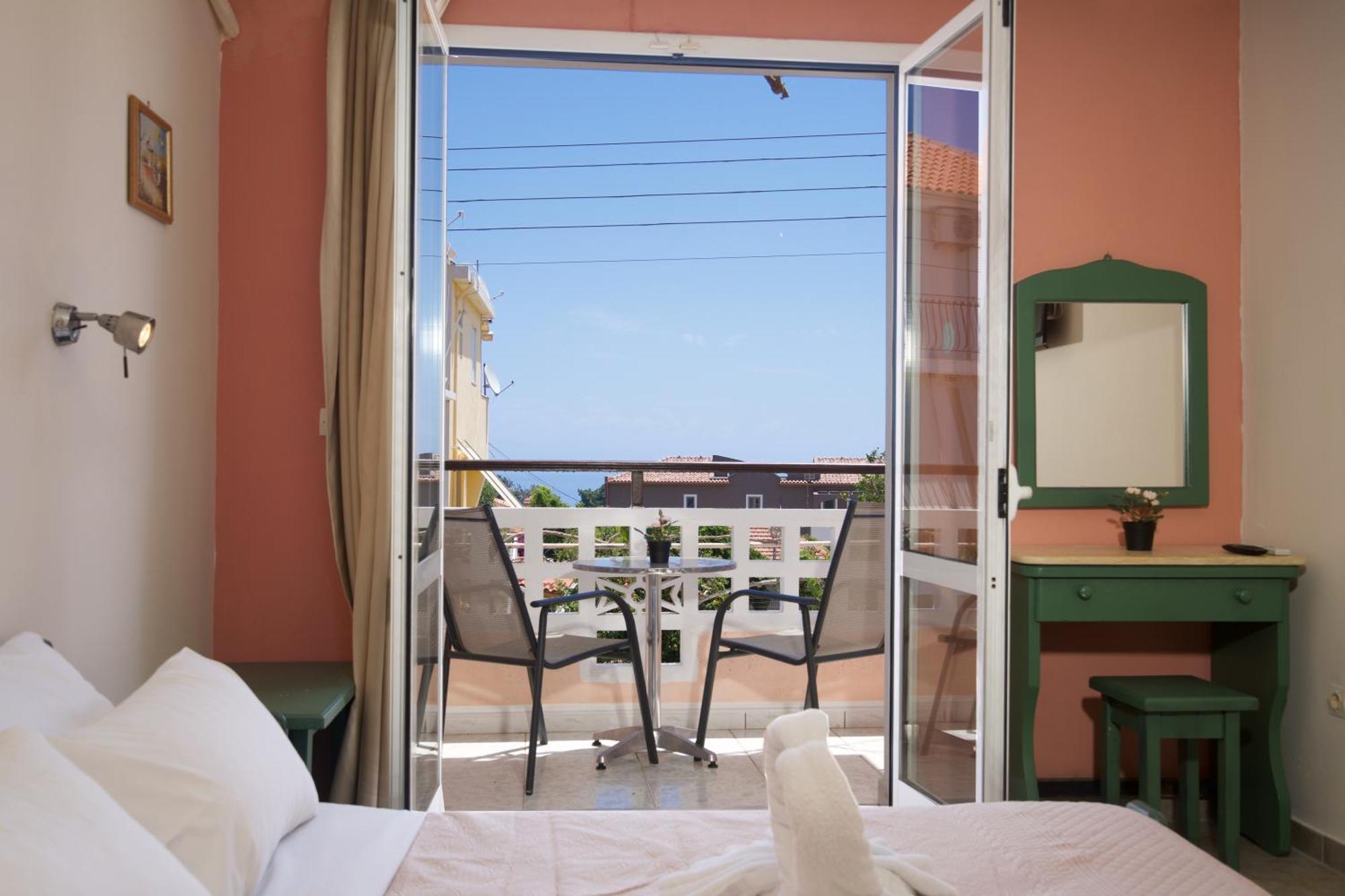 Theodora Studios & Apartments Skala  외부 사진