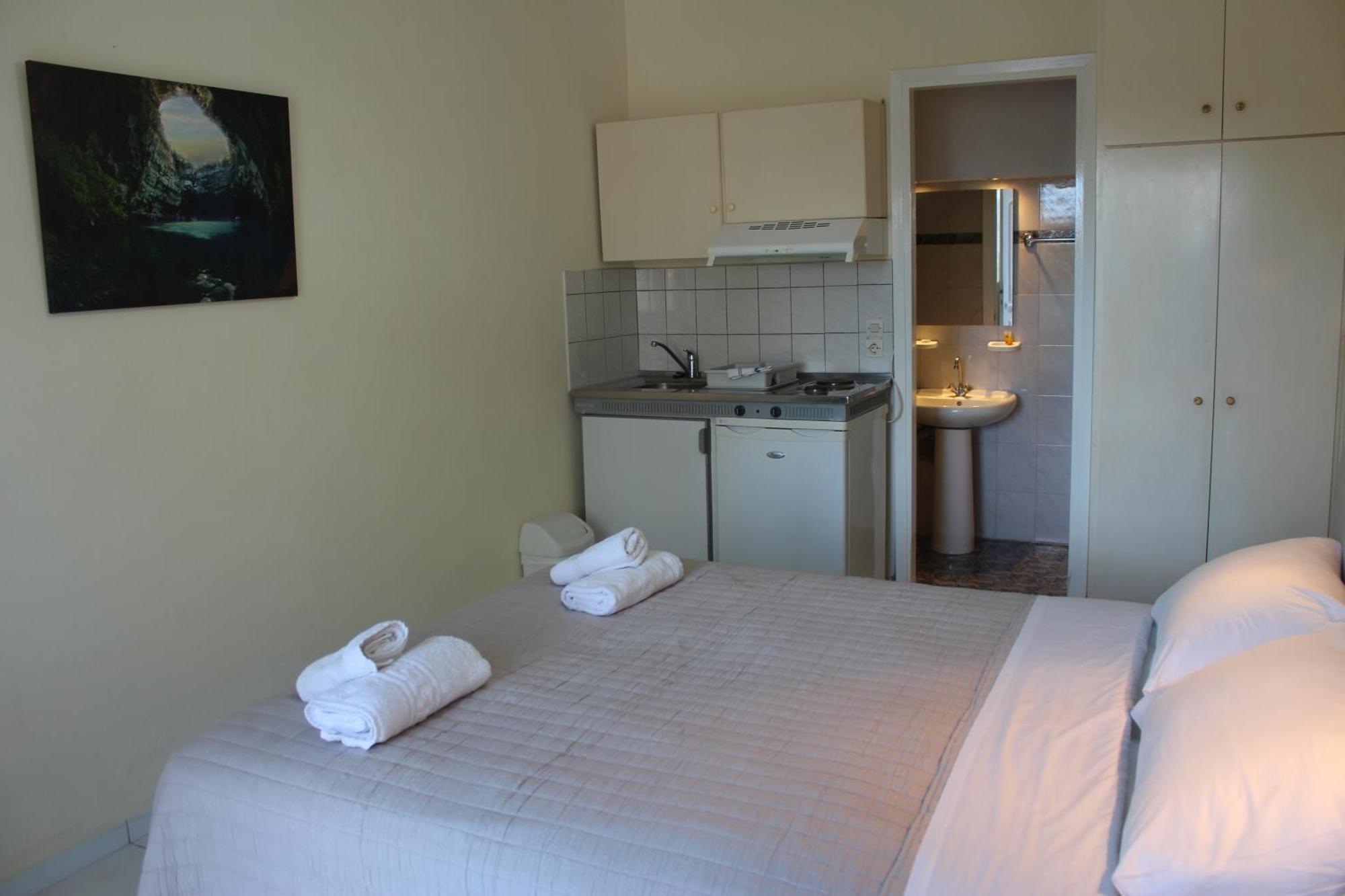 Theodora Studios & Apartments Skala  외부 사진