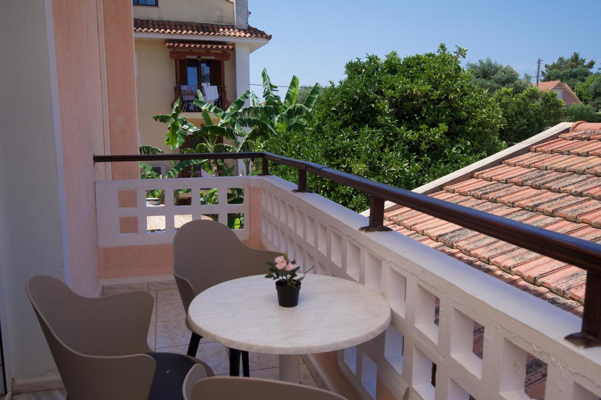 Theodora Studios & Apartments Skala  외부 사진