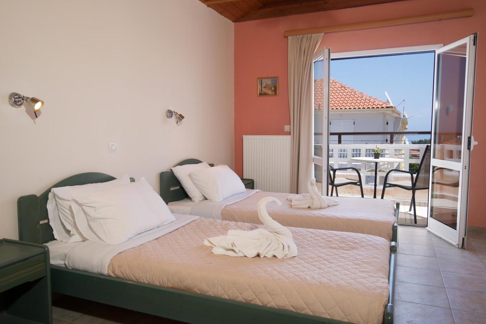 Theodora Studios & Apartments Skala  외부 사진